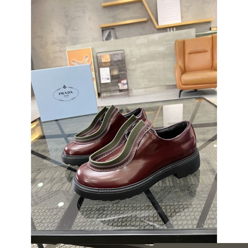 Pra*a leather shoes